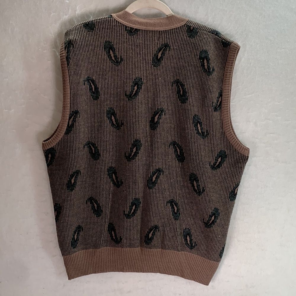 Brown Patterned Men's Vest. Euc - image 2